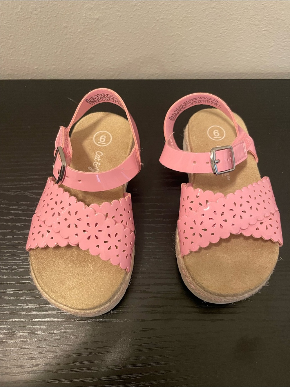 Cat & Jack Pink Scalloped Floral Cutout Girls' Sandals Size 6